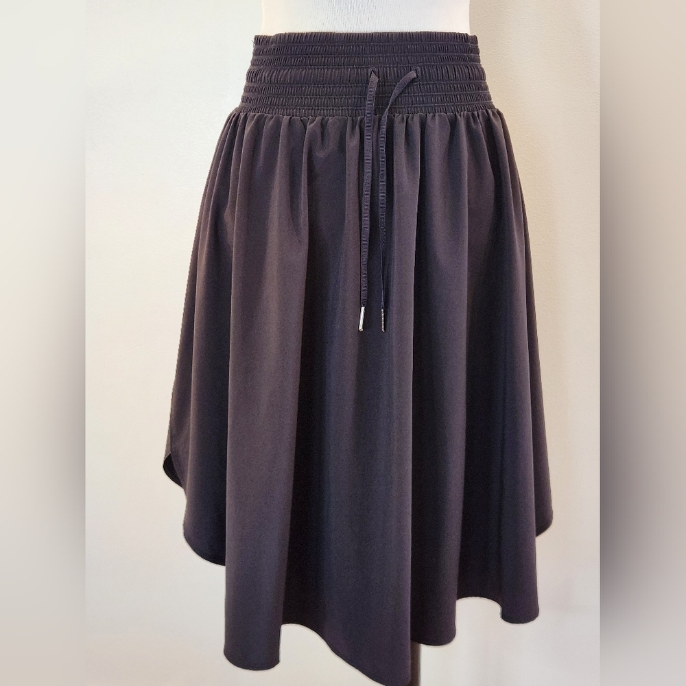 || LULULEMON || Everyday skirt, athletic wear, black, knee length, elastic waist - Picture 3 of 8